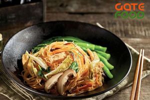 Cách làm Bún Xào Cải Chua Chay