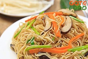Mì xào nấm chay